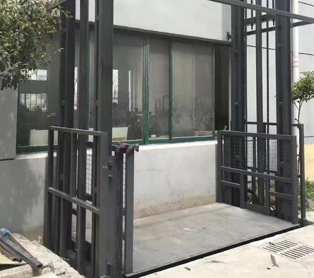 泰宁导轨式施工升降机助力民生工程提速增效