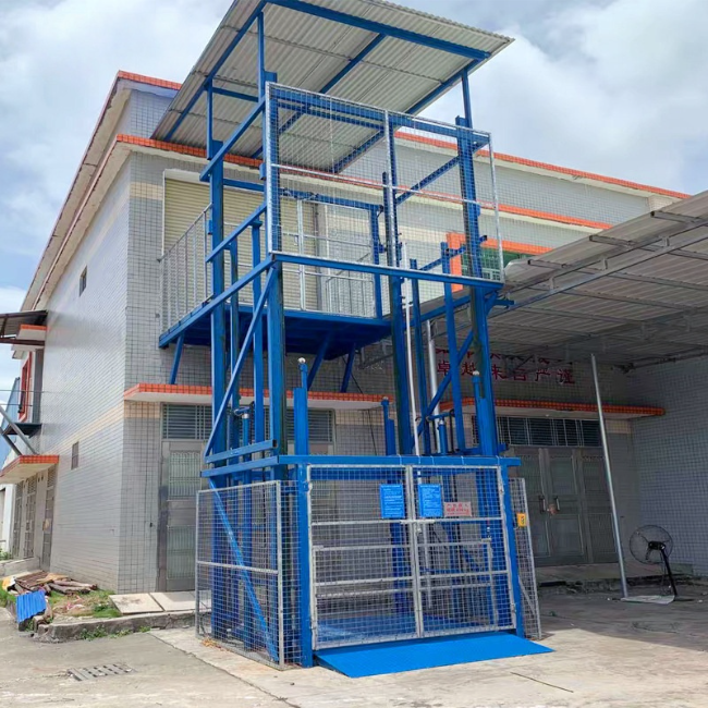 泰宁建材厂室外升降货梯安装